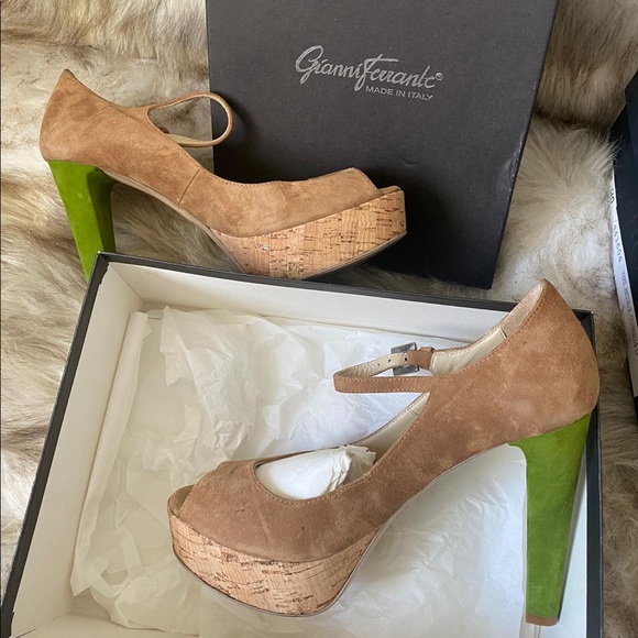 🌴Gianni Ferrante🌴 Suede Platform Pumps - Picture 3 of 13
